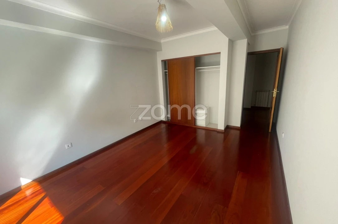 Apartamento T3 para Arrendamento em Viseu Foto 14