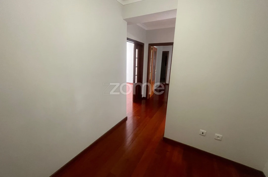 Apartamento T3 para Arrendamento em Viseu Foto 17