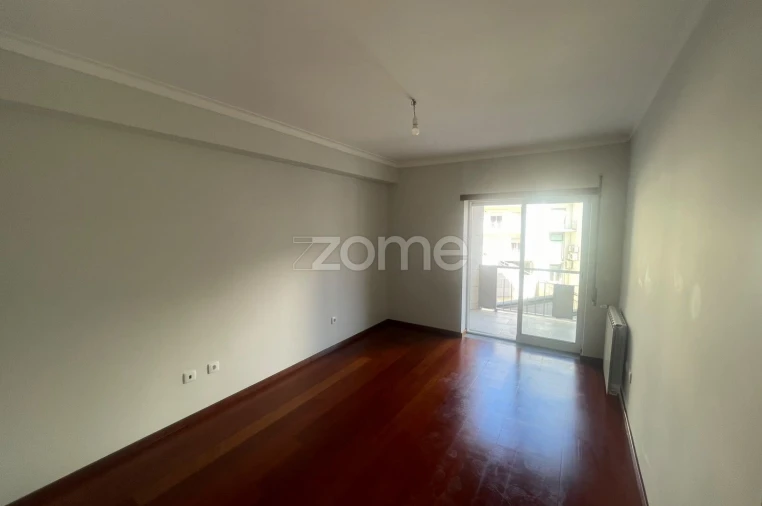 Apartamento T3 para Arrendamento em Viseu Foto 5