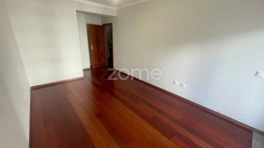 Apartamento T3 para Arrendamento em Viseu