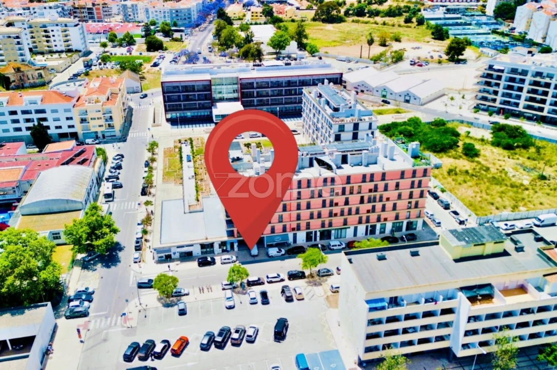 Garagem para Arrendamento em Lagos (São Sebastião e Santa Maria) Foto 2