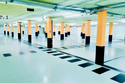 Garagem para Arrendamento em Lagos (São Sebastião e Santa Maria)