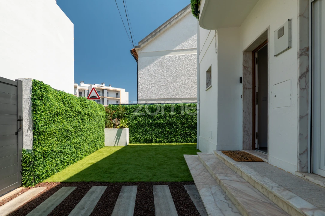 Moradia T4 para Venda em Benfica Foto 2