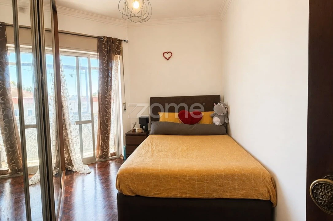 Apartamento T2 para Venda em Queluz e Belas Foto 7