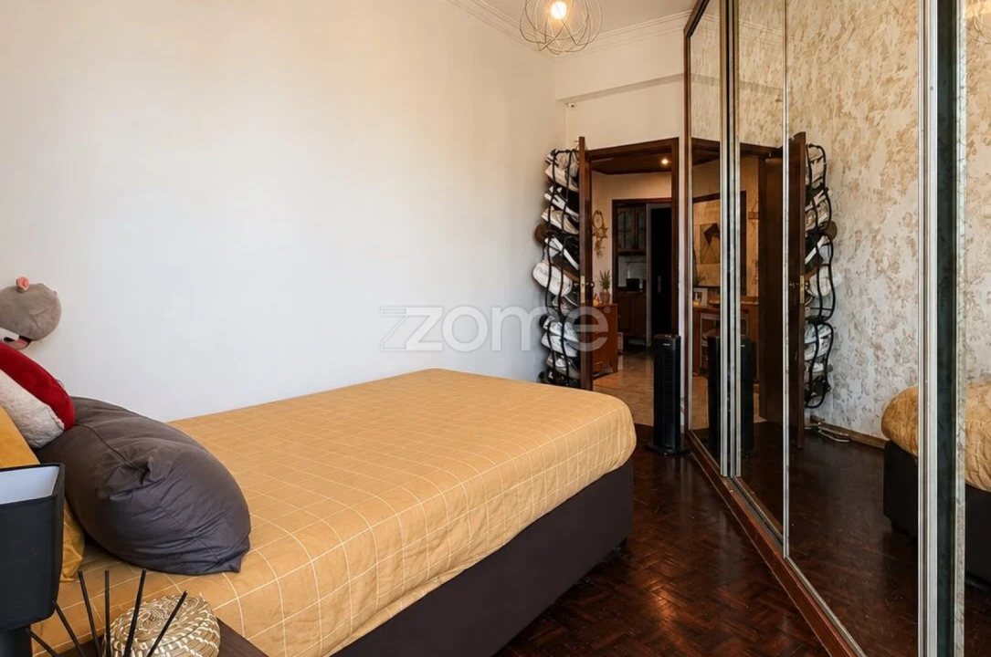 Apartamento T2 para Venda em Queluz e Belas Foto 6