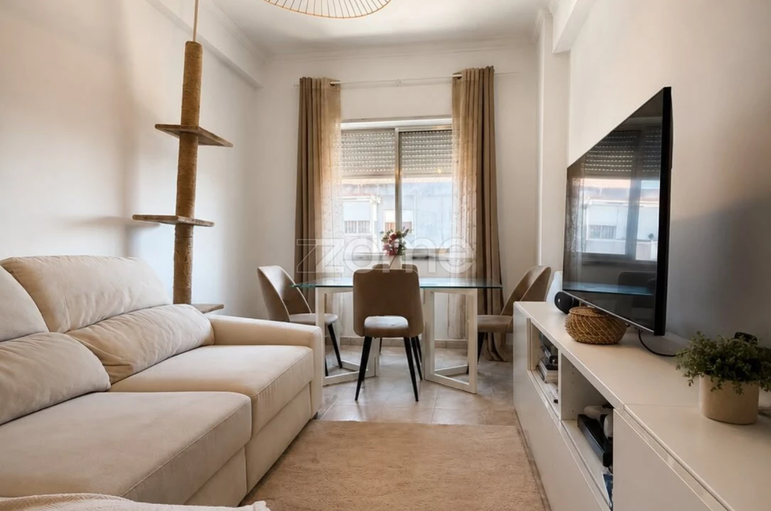 Apartamento T2 para Venda em Queluz e Belas Foto 4