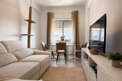 Apartamento T2 para Venda em Queluz e Belas