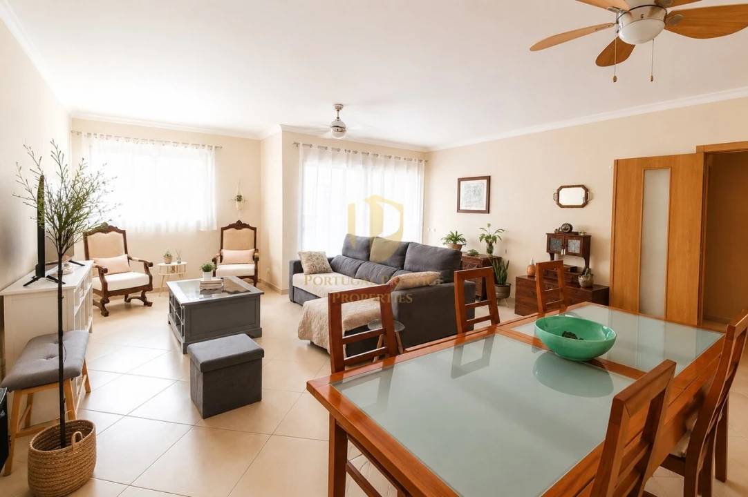 Apartamento T3 para Venda em Quelfes Foto 1