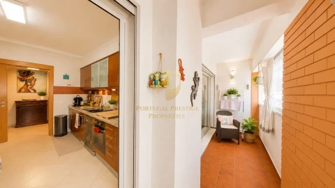 Apartamento T3 para Venda em Quelfes