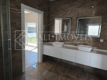 Moradia T5 para Venda em Azeitão (São Lourenço e São Simão)