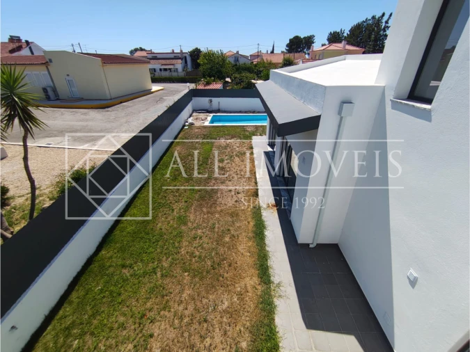 Moradia T5 para Venda em Azeitão (São Lourenço e São Simão) Foto 3