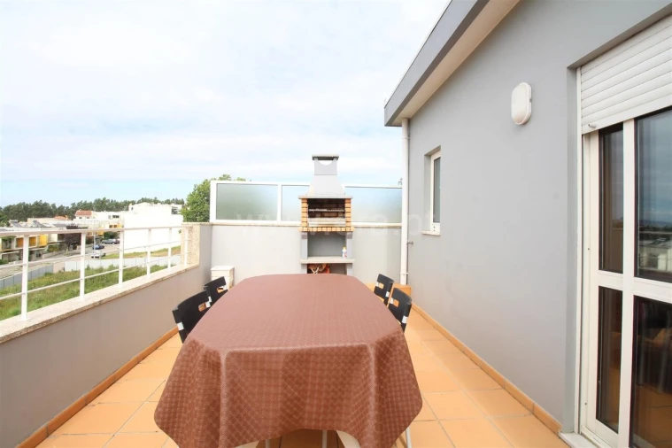 Moradia T4 para Venda em Pedroso e Seixezelo Foto 3