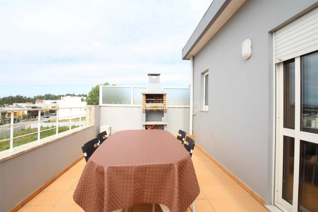Moradia T4 para Venda em Pedroso e Seixezelo Foto 3