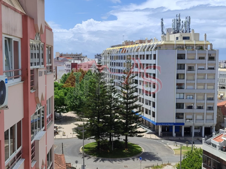 Garagem para Arrendamento em Costa da Caparica Foto 3