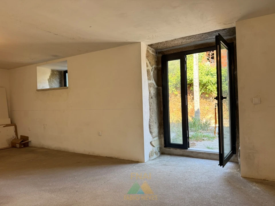 Moradia T2 para Venda em Rio de Moinhos Foto 36