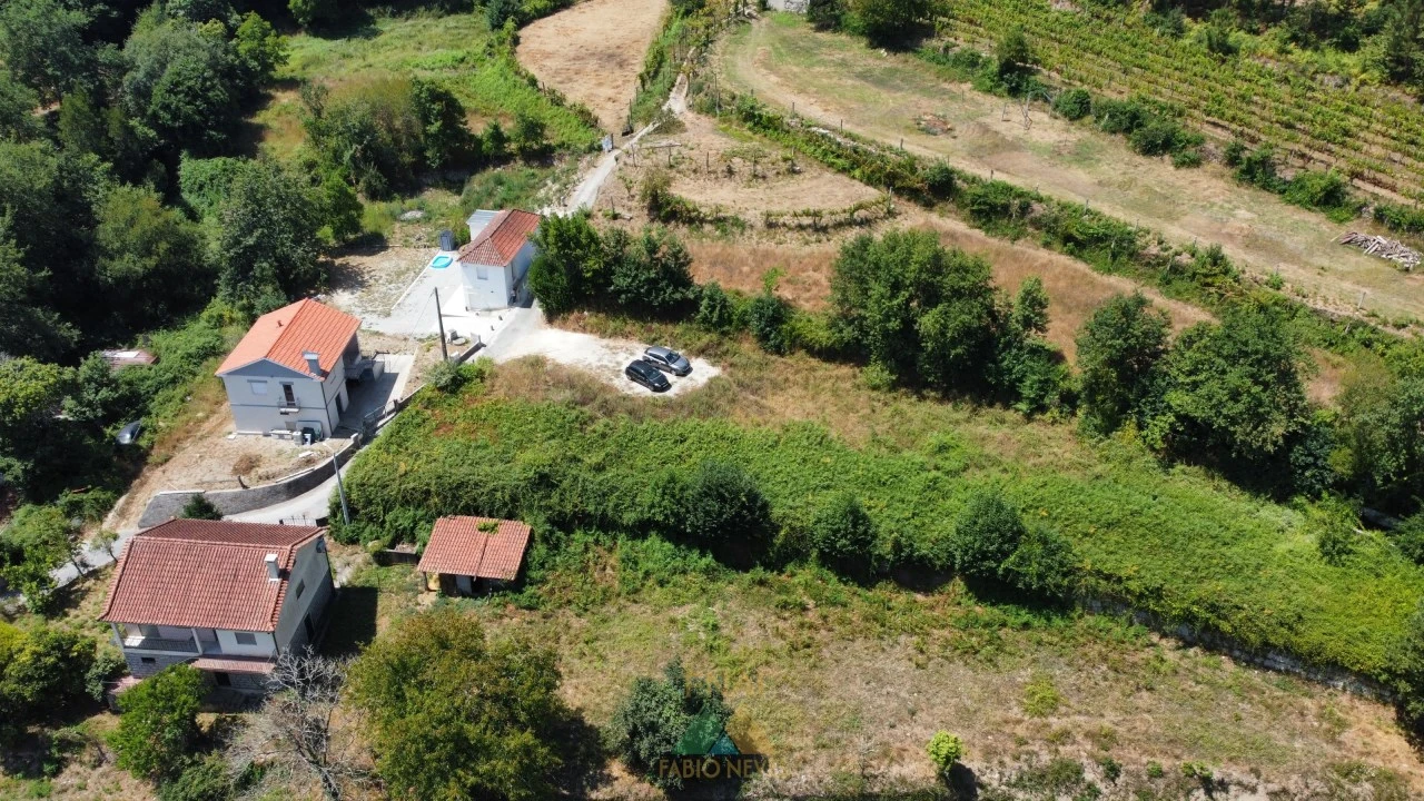 Terreno para Venda em Guilhadeses e Santar Foto 11