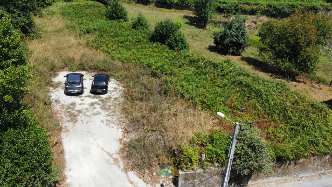 Terreno para Venda em Guilhadeses e Santar Foto 15