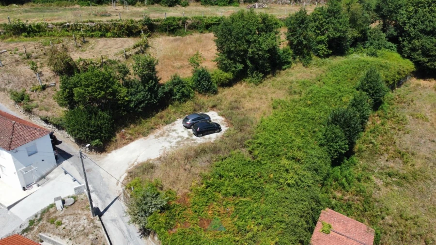 Terreno para Venda em Guilhadeses e Santar Foto 6