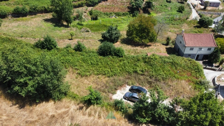 Terreno para Venda em Guilhadeses e Santar Foto 9