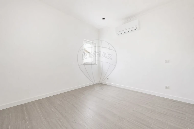 Apartamento T2 para Venda em São Martinho do Porto Foto 8