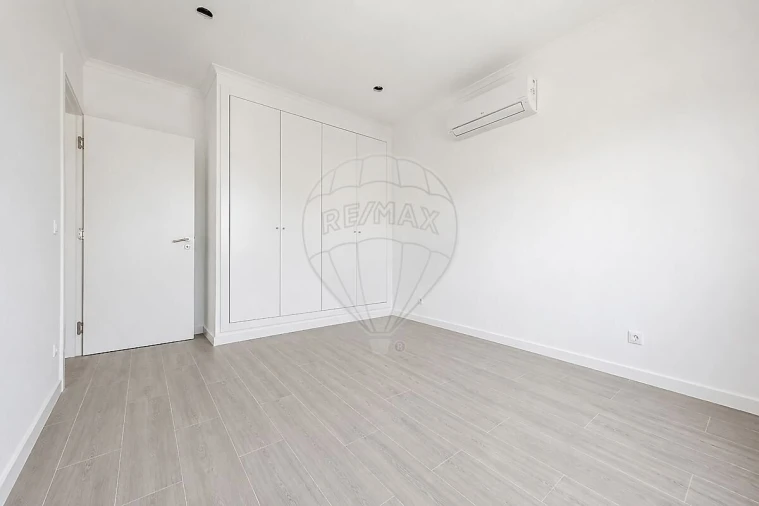 Apartamento T2 para Venda em São Martinho do Porto Foto 9