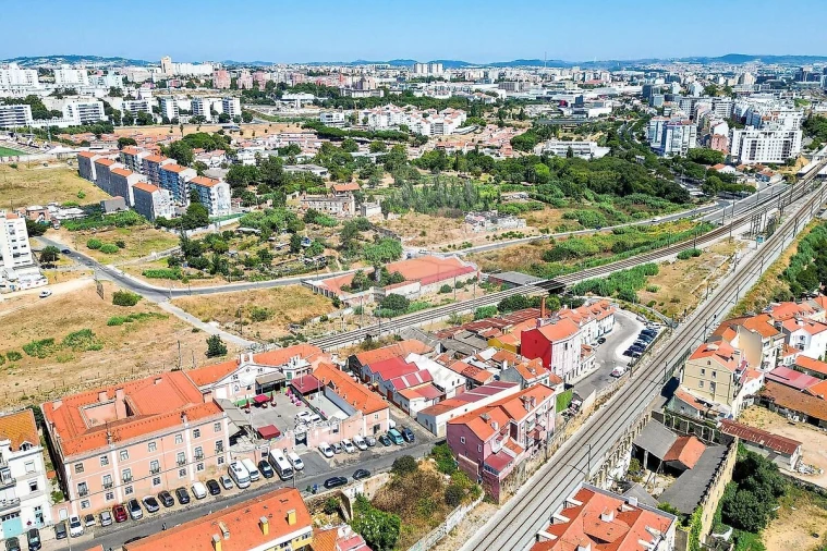 Prédio para Venda em Marvila Foto 18