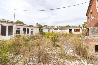 Moradia T4 para Venda em Rio de Mouro