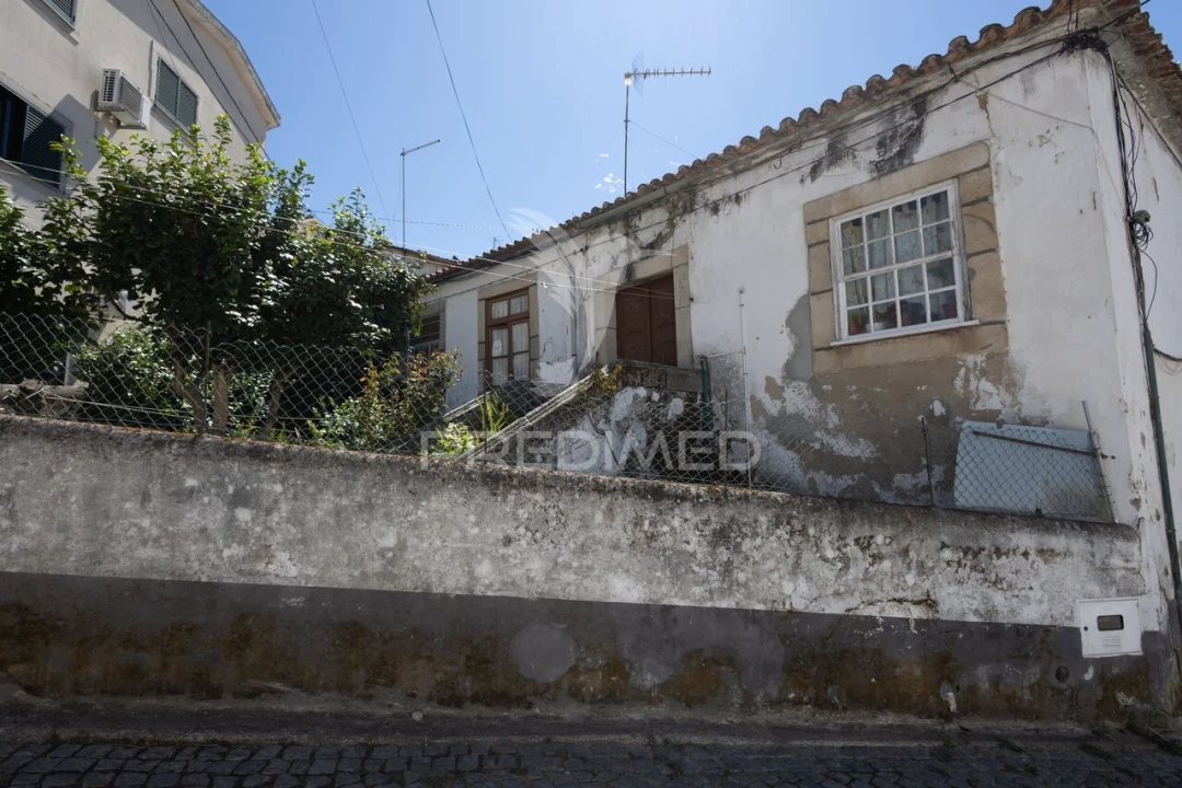 Moradia T0 para Venda em Peso da Régua e Godim Foto 2