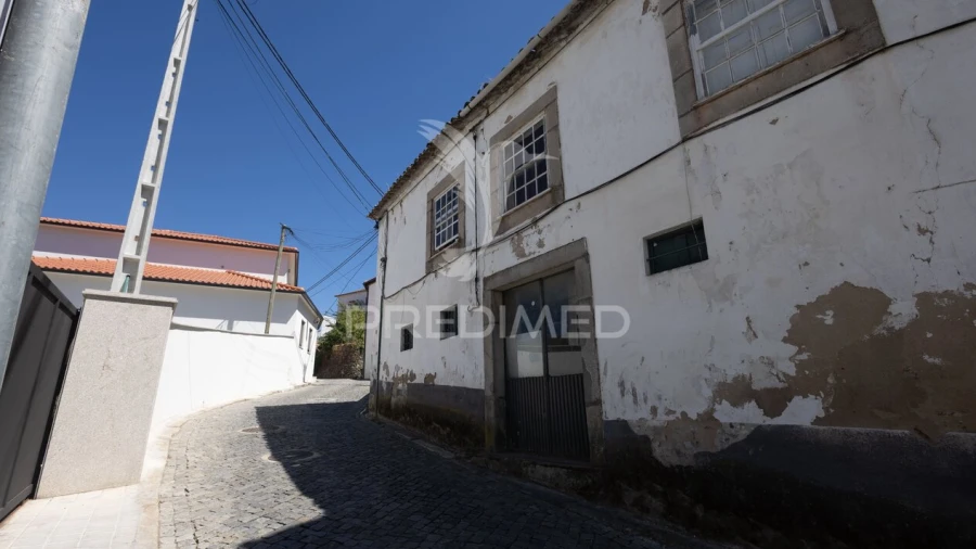 Moradia T0 para Venda em Peso da Régua e Godim
