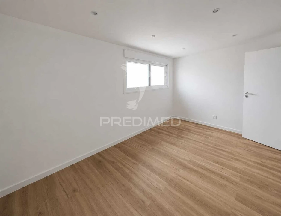 Apartamento T2 para Venda em Queluz e Belas Foto 4