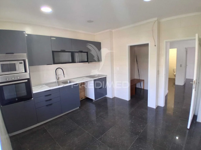 Apartamento T3 para Venda em Fânzeres e São Pedro da Cova Foto 2