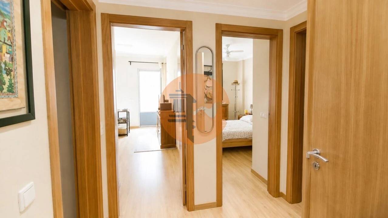 Apartamento T3 para Venda em Quelfes Foto 16