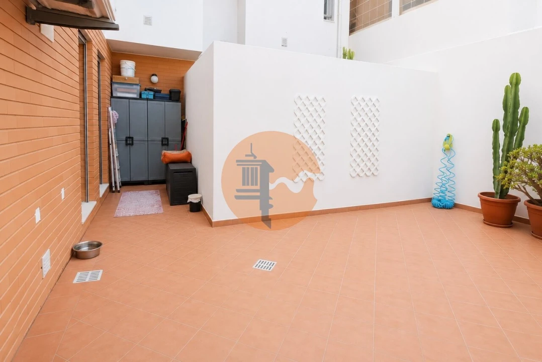 Apartamento T3 para Venda em Quelfes Foto 3