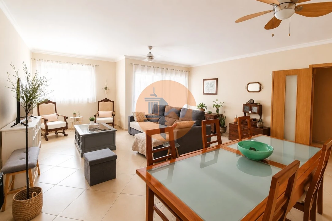Apartamento T3 para Venda em Quelfes Foto 1