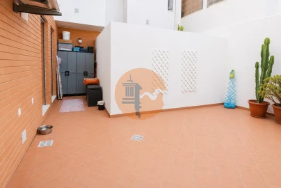 Apartamento T3 para Venda em Quelfes