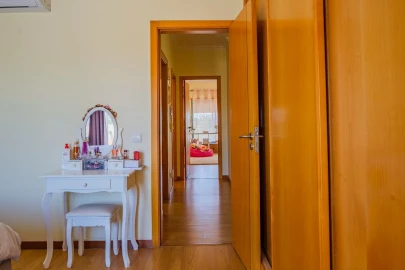 Moradia T3 para Venda em Ferreiras
