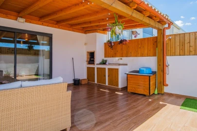 Moradia T3 para Venda em Ferreiras