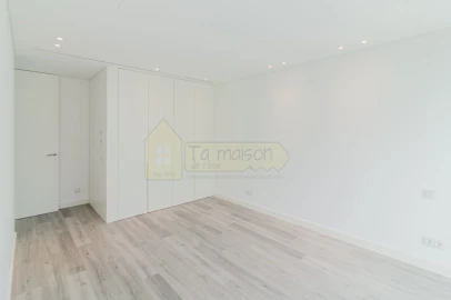 Moradia T5 para Venda em Almancil