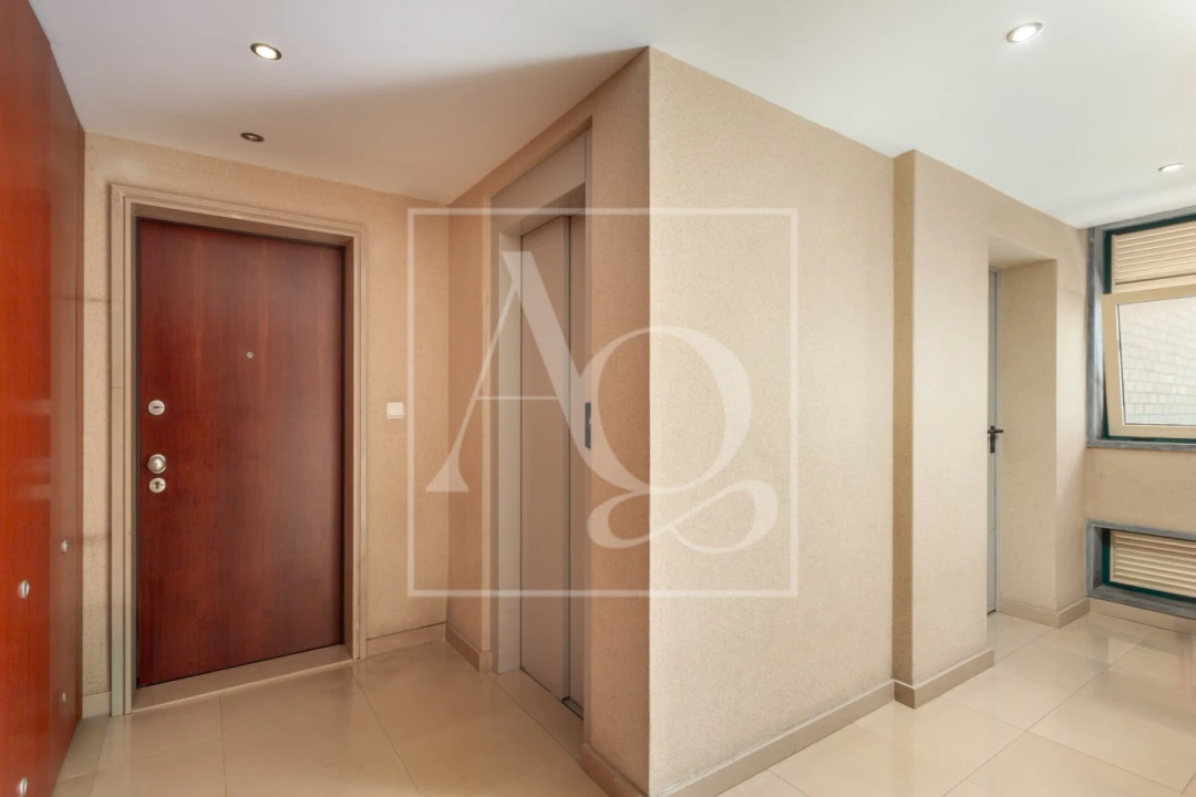 Apartamento T3 para Venda em Carnaxide e Queijas Foto 24