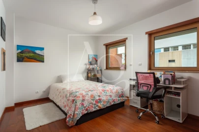 Apartamento T3 para Venda em Carnaxide e Queijas