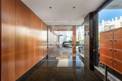 Apartamento T3 para Venda em Carnaxide e Queijas
