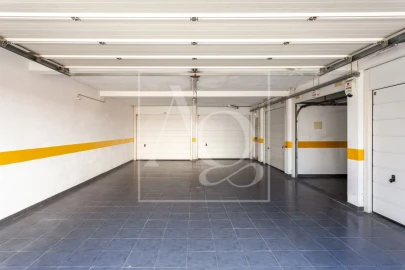 Apartamento T3 para Venda em Carnaxide e Queijas