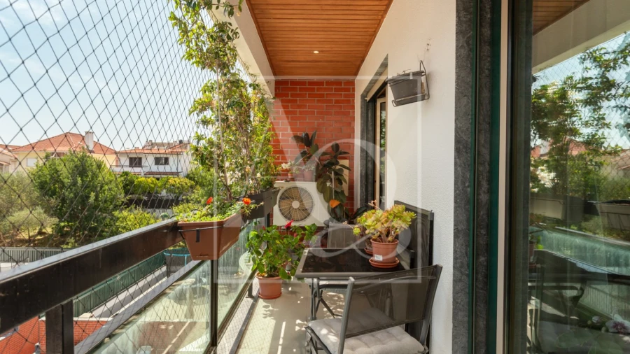 Apartamento T3 para Venda em Carnaxide e Queijas