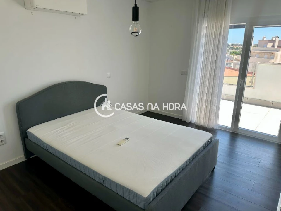 Apartamento T1 para Arrendamento em Charneca de Caparica e Sobreda Foto 14
