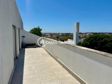 Apartamento T1 para Arrendamento em Charneca de Caparica e Sobreda