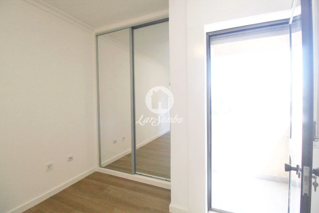 Apartamento T2 para Venda em Rio Tinto Foto 19