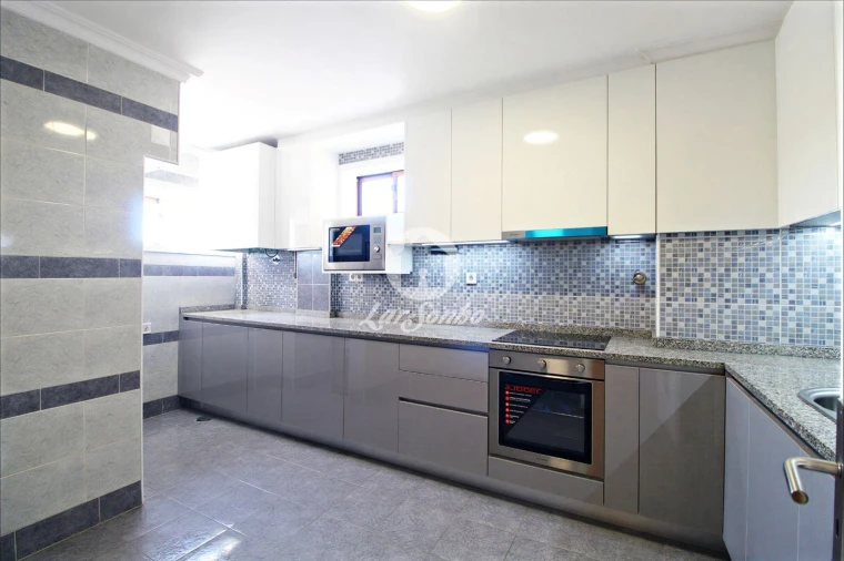 Apartamento T2 para Venda em Rio Tinto Foto 2