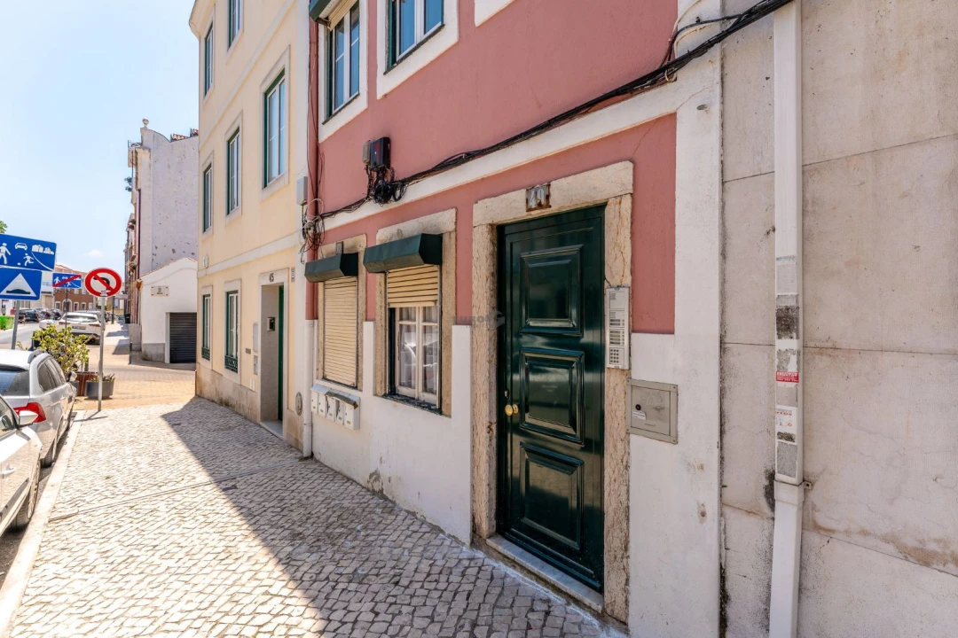 Apartamento T1 para Arrendamento em Estrela Foto 14