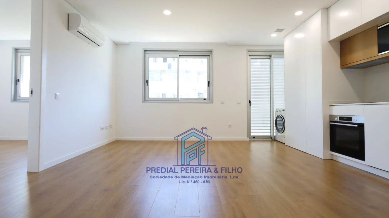 Apartamento T1 para Arrendamento em Rio Tinto Foto 4