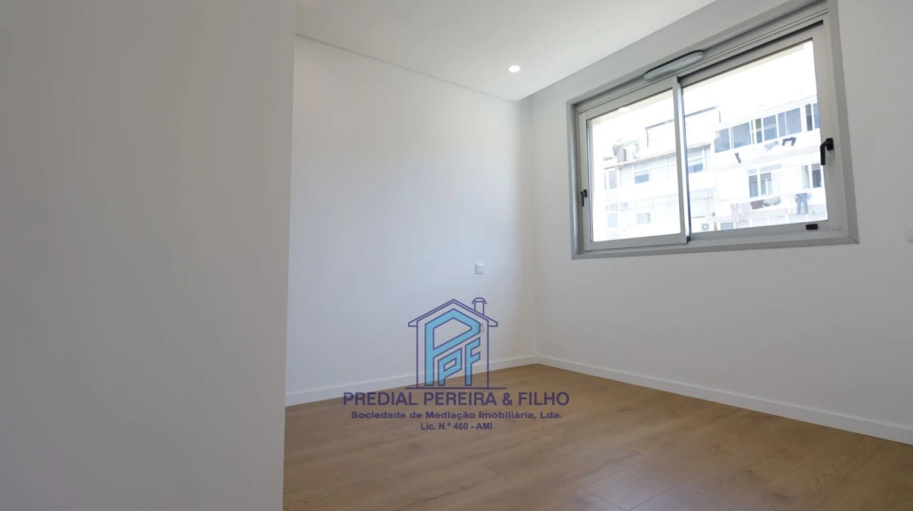 Apartamento T1 para Arrendamento em Rio Tinto Foto 17